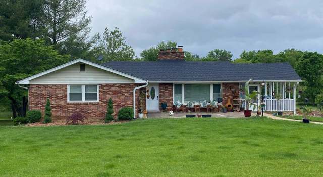 Photo of 624 S Water St, Woodstock, VA 22664