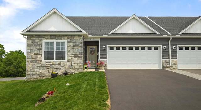 Photo of 537 Shook Ct E, Greencastle, PA 17225