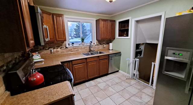Photo of 1033 Green Ln, Levittown, PA 19057