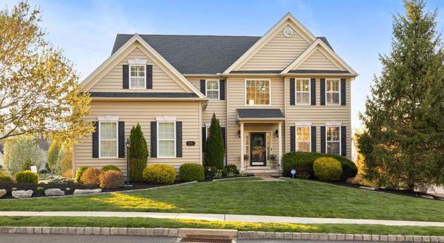 Photo of 4855 Hycliff Chase, Center Valley, PA 18034