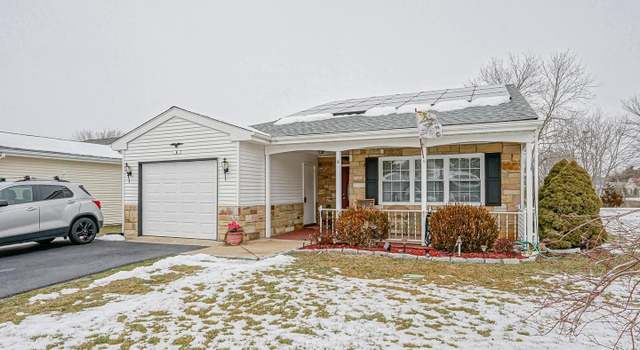 Photo of 8 Thornbury Pl, Southampton, NJ 08088