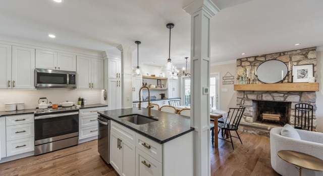 Photo of 319 Rocky Ct W, Chalfont, PA 18914