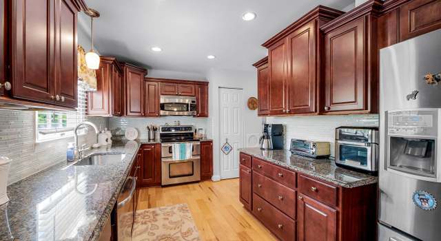 Photo of 5 Hurst Oak Ct, Baltimore, MD 21236