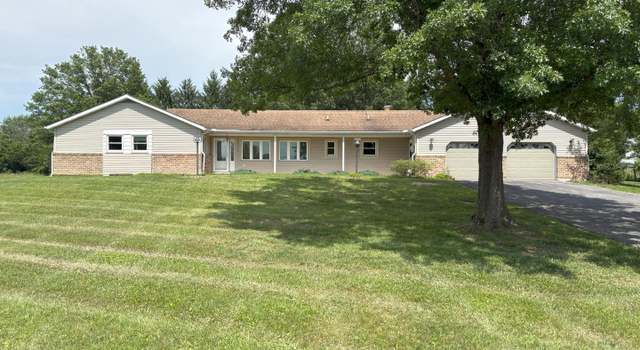 Photo of 26 Foxanna Dr, Carlisle, PA 17015