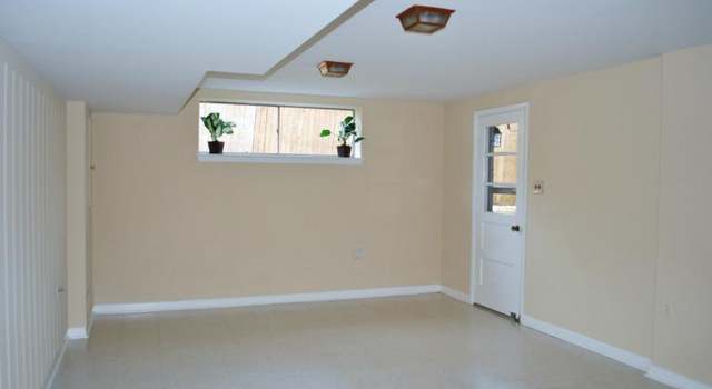 Photo of 812 Kenbrook Dr, Silver Spring, MD 20902