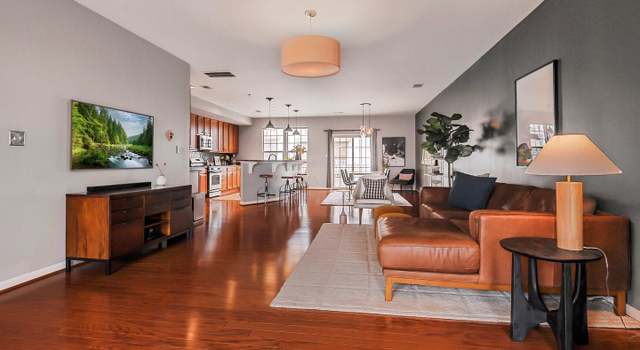 Photo of 7943 Crescent Park Dr, Gainesville, VA 20155