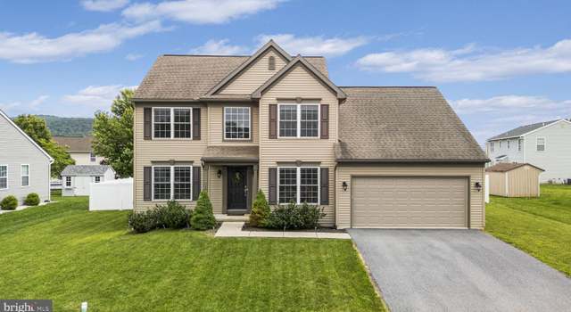 Photo of 125 Nantucket Dr, Reading, PA 19605