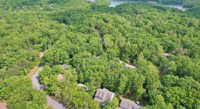 Photo of 407 Dogwood Dr, Cross Junction, VA 22625