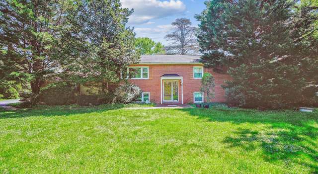 Photo of 1805 Mcguire Ct, Vienna, VA 22182