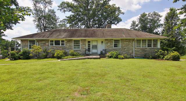 Photo of 738 White Pine Ln, Pottstown, PA 19464