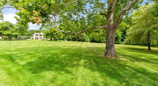 Photo of 10201 Aspen Willow Dr, Fairfax, VA 22032