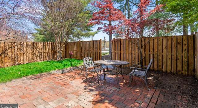 Photo of 8021 Sleepy View Ln, Springfield, VA 22153