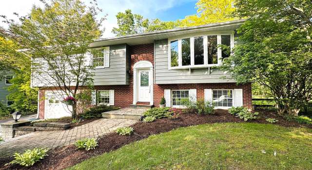 Photo of 1013 Greenfield Cir, State College, PA 16801