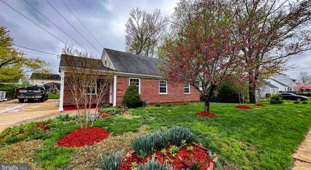 Photo of 215 Manassas Dr, Manassas Park, VA 20111