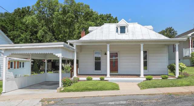 Photo of 215 Shenandoah Ave, Edinburg, VA 22824