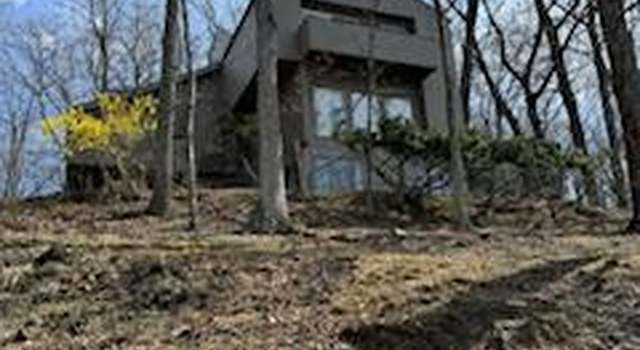 Photo of 3 Lee Cir, Berkeley Springs, WV 25411