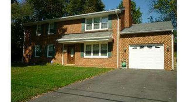 Photo of 7702 Newcastle Dr, Annandale, VA 22003