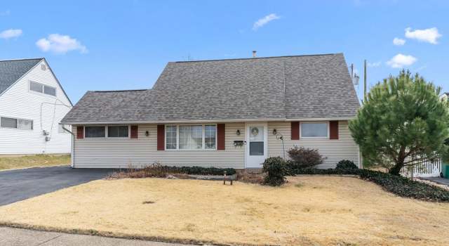 Photo of 39 Mayflower Rd, Levittown, PA 19056