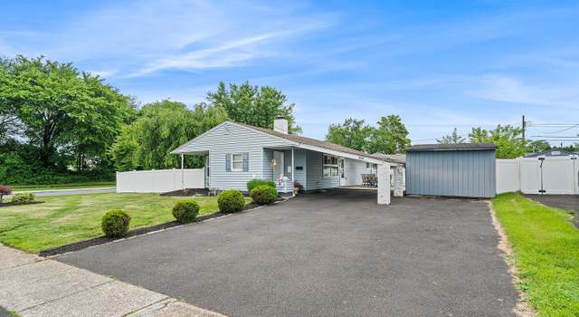 Photo of 1 Swan Ln, Levittown, PA 19055