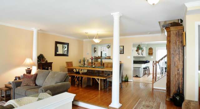 Photo of 5615 Glenwood Mews Dr, Alexandria, VA 22315