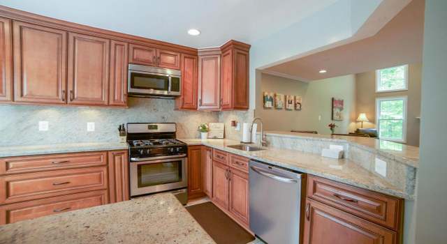 Photo of 8319 Linden Oaks Ct, Lorton, VA 22079