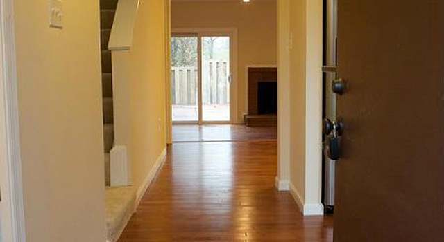 Photo of 5372 Eliots Oak Rd, Columbia, MD 21044