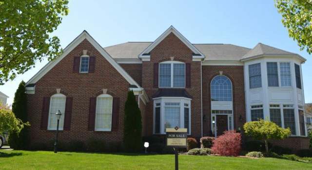 Photo of 19035 Hallbrook Ct, Leesburg, VA 20176