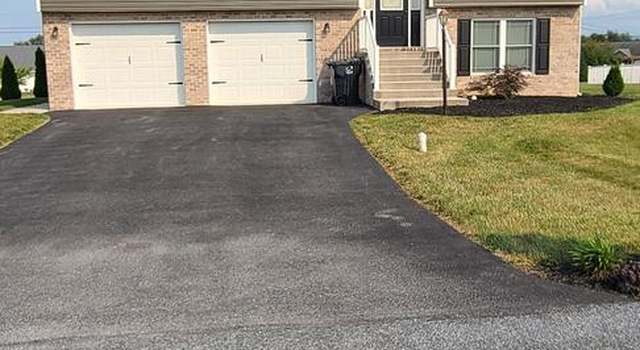 Photo of 29 Noble Dr, Shippensburg, PA 17257