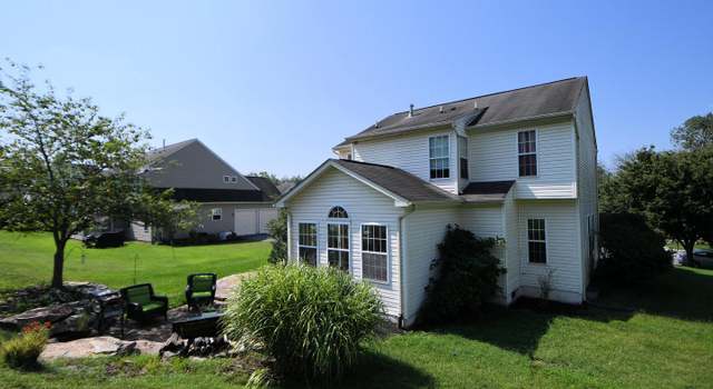 Photo of 902 Maplewood Dr, Douglassville, PA 19518