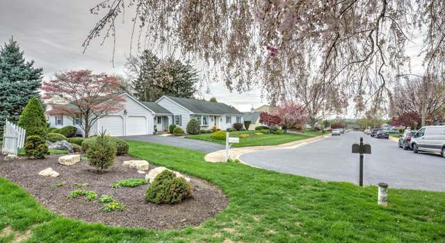 Photo of 2 Meadow Ln, New Holland, PA 17557