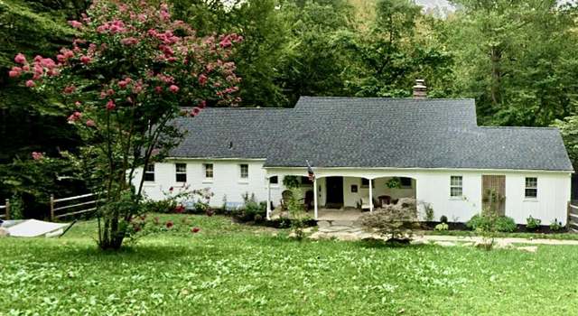 Photo of 7 N Longpoint Ln, Rose Valley, PA 19063