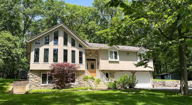 Photo of 25 W Woodlawn Dr, Schuylkill Haven, PA 17972