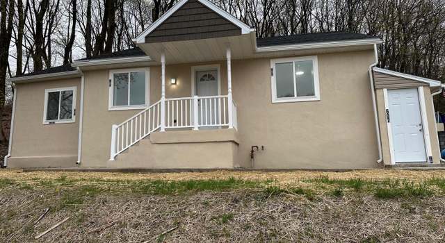 Photo of 607 N 8th St, Pottsville, PA 17901