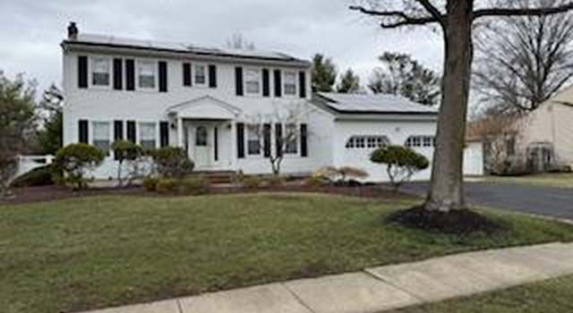 Photo of 48 Eastern Dr, Kendall Park, NJ 08824