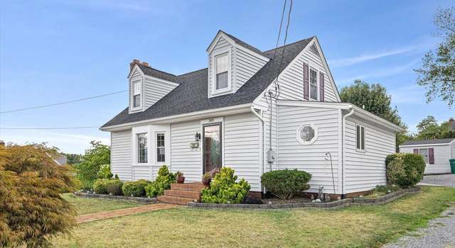 Photo of 309 N Bank St, Luray, VA 22835