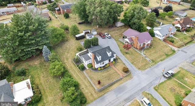 Photo of 309 N Bank St, Luray, VA 22835