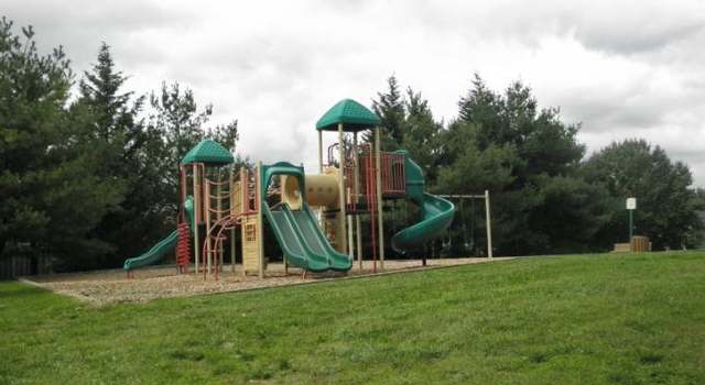 Photo of 528 Bend Circle Rd, Glen Burnie, MD 21061