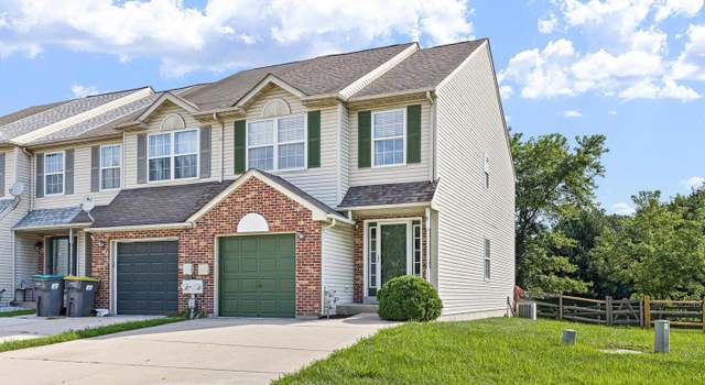 Photo of 31 Woodcrest Ct, Newark, DE 19702