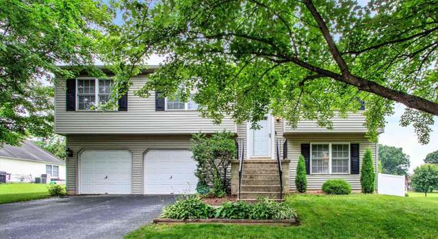 Photo of 4 Dogwood Dr, Wernersville, PA 19565