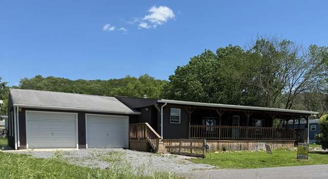 Photo of 220 3rd St, Moorefield, WV 26836
