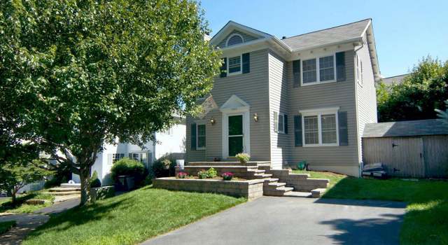 Photo of 10002 Georgian Woods Ct, Burke, VA 22015