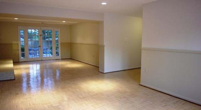 Photo of 13 Lake Ct, Rockville, MD 20853