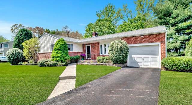 Photo of 12 Windsor Dr, Princeton Junction, NJ 08550