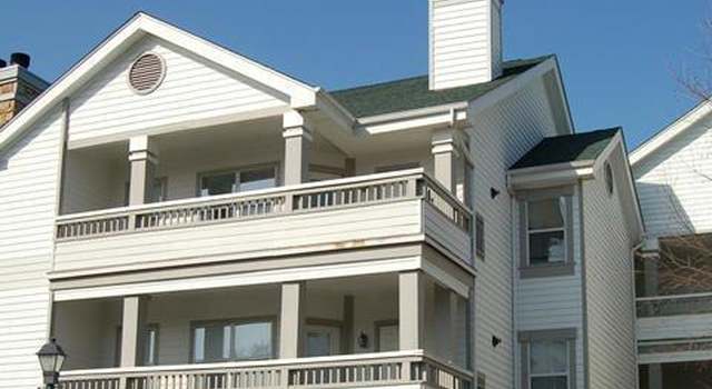 Photo of 4401 Sedgehurst Dr #302, Fairfax, VA 22033