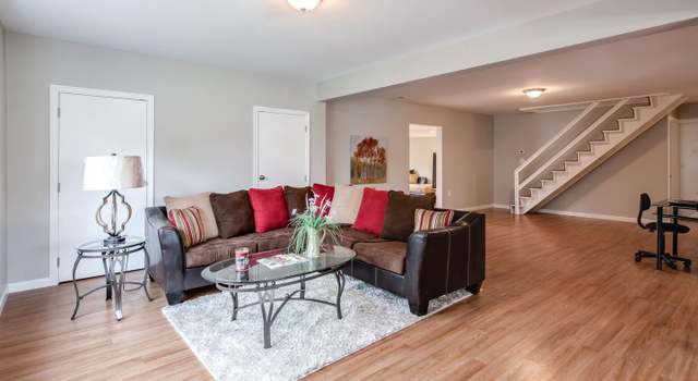 Photo of 8 Wildflower Rd, Levittown, PA 19057