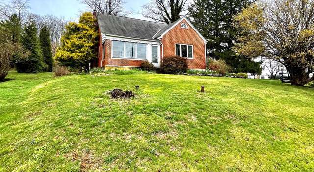 Photo of 1042 Weisstown Rd, Boyertown, PA 19512