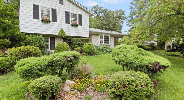 Photo of 1928 Hull Rd, Vienna, VA 22182