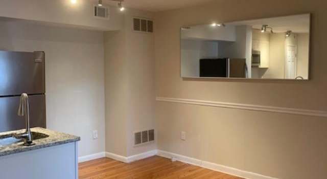 Photo of 804 S Warnock St, Philadelphia, PA 19147