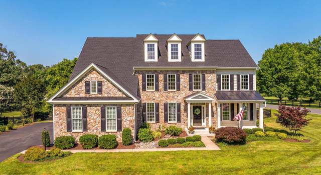 Photo of 18191 Barrow Knoll Ln, Purcellville, VA 20132