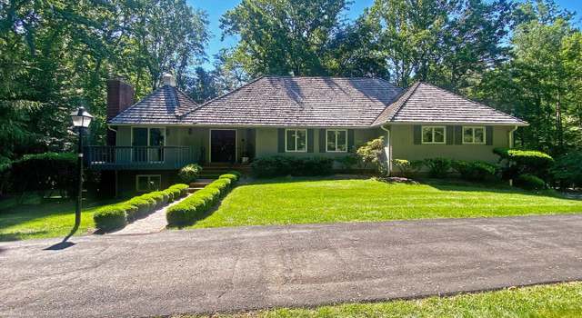 Photo of 8011 Woodland Hills Ln, Fairfax Station, VA 22039